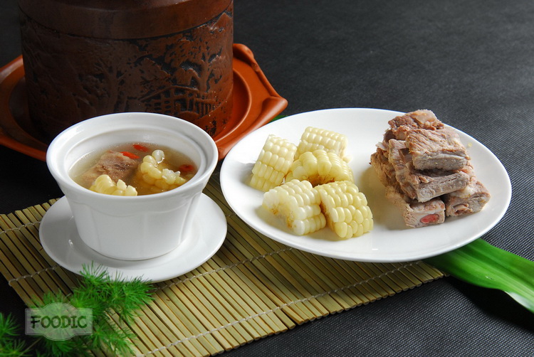 옥수수 갈비탕, 위미 파이구 탕 玉米排骨汤