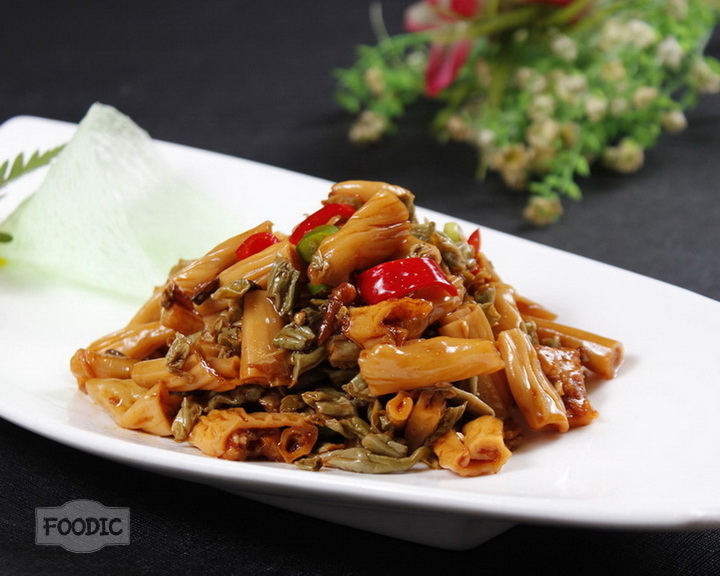 ‌도우쟈오 차오어창 豆角炒鹅肠‌