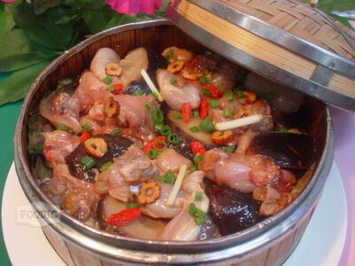 연잎 개구리찜, 허샹 쩡 뉴와 荷香蒸牛蛙