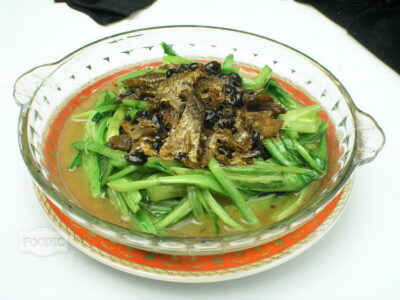 진흙잉어조림캔 유맥채, 또우츠 링위 요마이차이 豆豉鲮鱼油麦菜