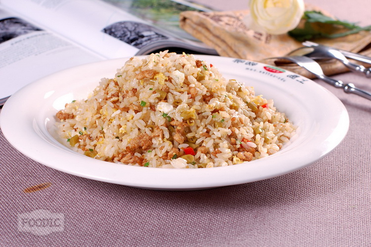 껍질콩절임 돼지고기 볶음밥, 솬또쟈오 로모 차오판 酸豆角肉沫炒饭